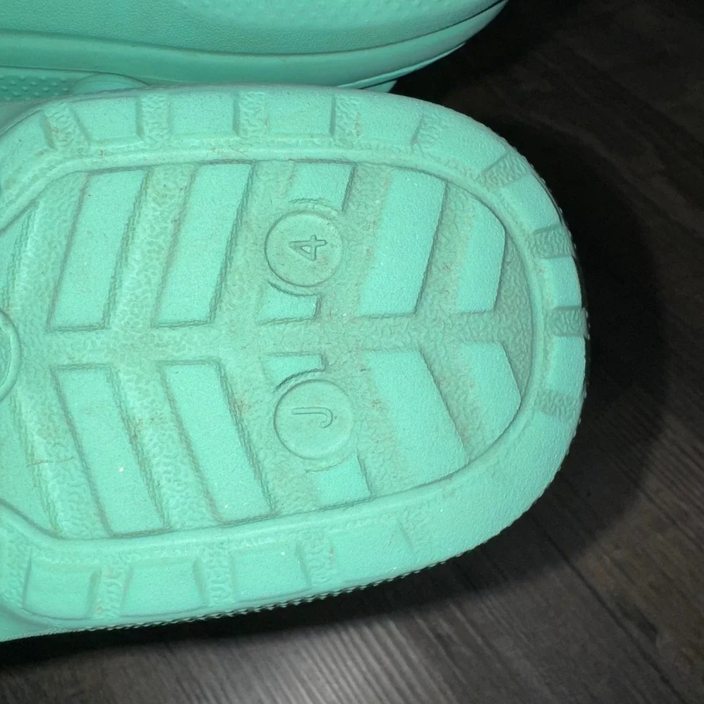 Crocs Classic Lined Clog Kids J4 Mint Green Fuzzy Fur Slip On Shoes